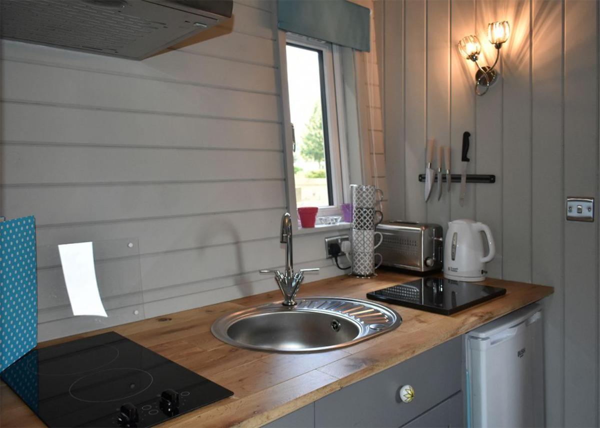 Riverview Lodges And Glamping Welshpool Esterno foto