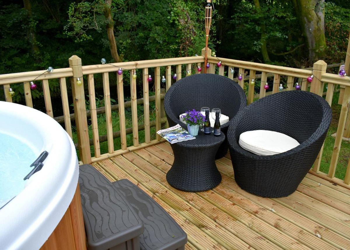 Riverview Lodges And Glamping Welshpool Esterno foto