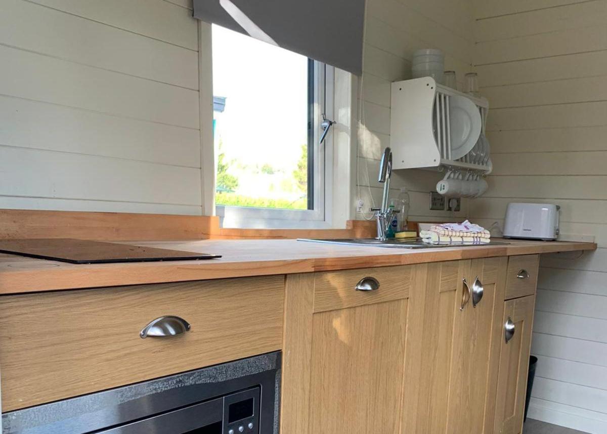 Riverview Lodges And Glamping Welshpool Esterno foto