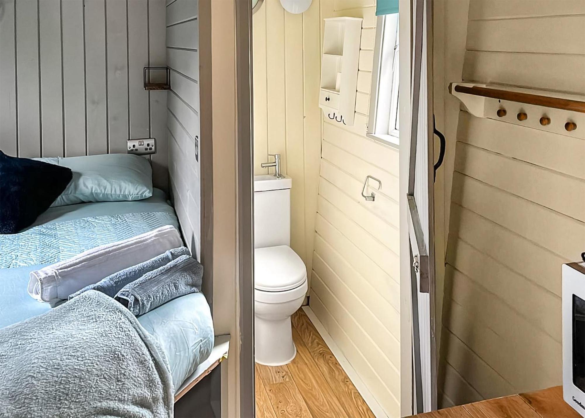 Riverview Lodges And Glamping Welshpool Esterno foto