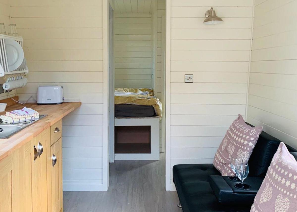 Riverview Lodges And Glamping Welshpool Esterno foto
