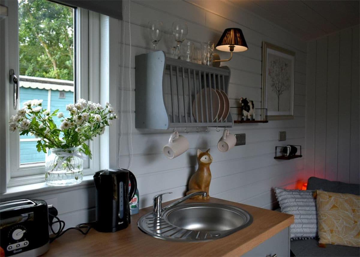 Riverview Lodges And Glamping Welshpool Esterno foto